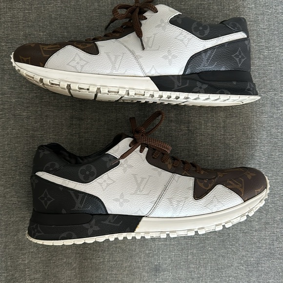 Like new Run Away sneaker combine 3 different L Vuitton signature Monogram canva - Picture 2 of 7